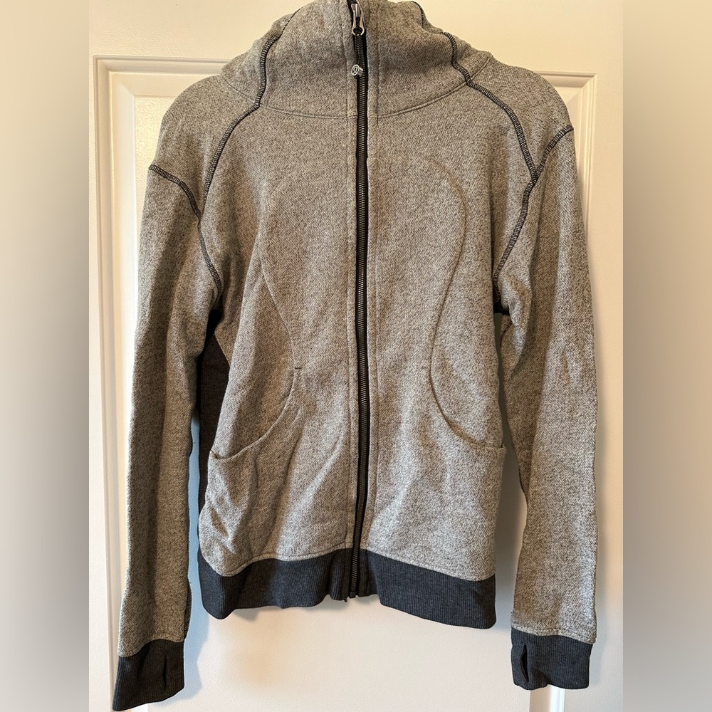 Lululemon women’s gray scuba sweatshirt